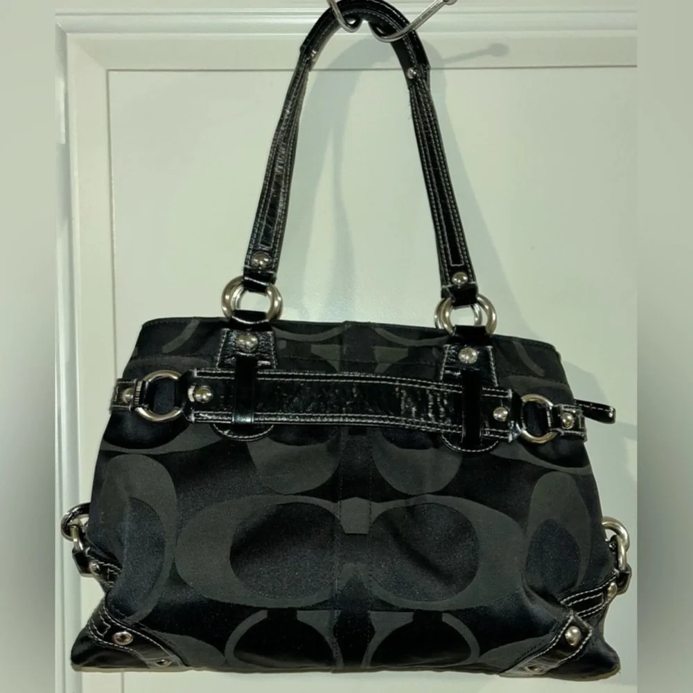 GUC Coach authentic signature, logo satchel BLACK & SLIVER